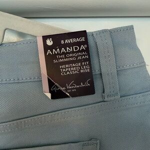 Gloria Vanderbilt Amanda "The Original Slimming" Jeans. Size 8 NWT